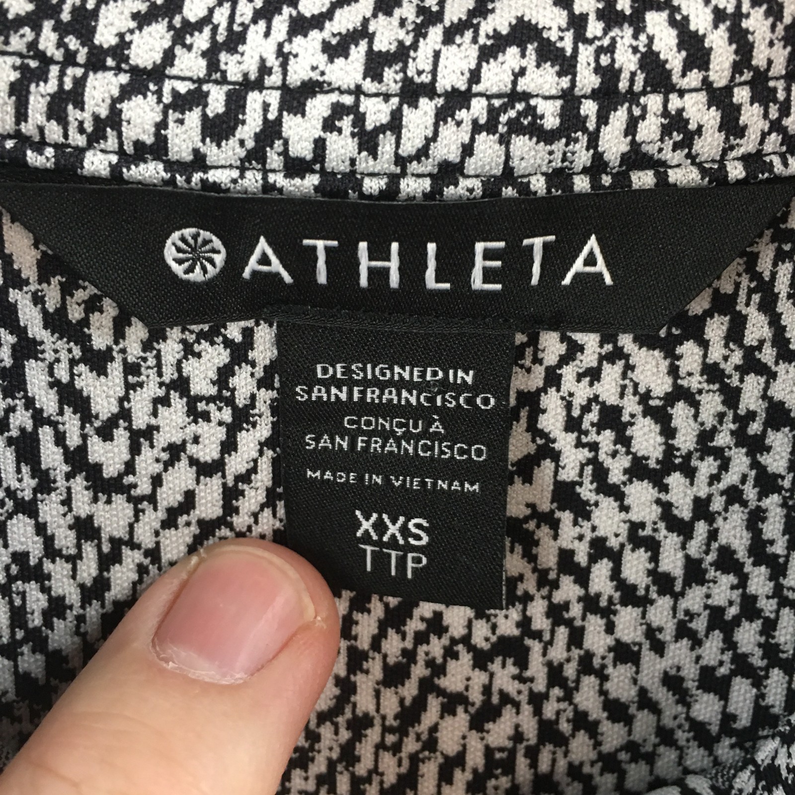 Athleta Shirt Womens XXS Black White Textured Long Sleeve Button Front Top