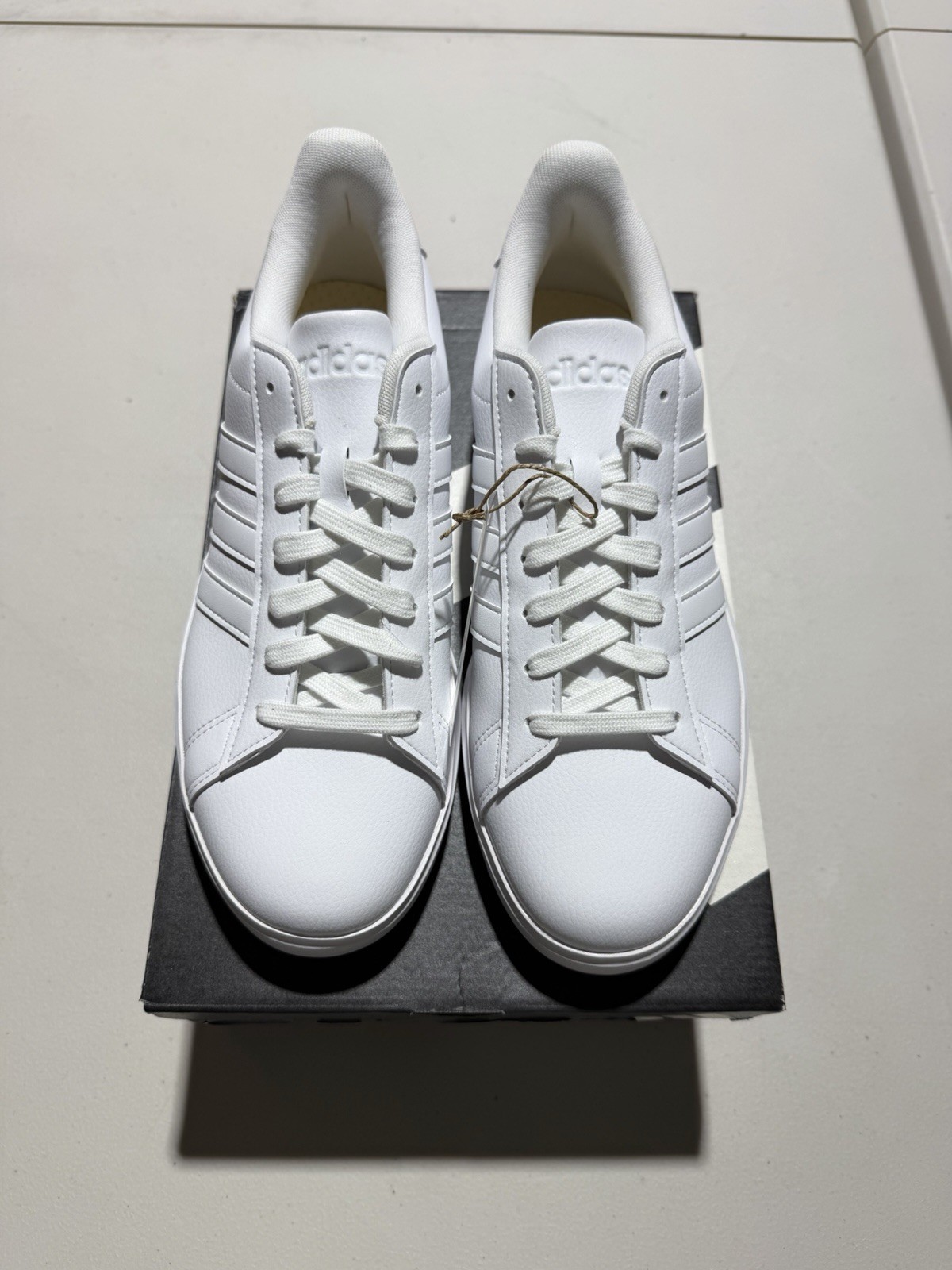 Adidas Grand Court 2.0 Mens Shoes size 10 Cloud White/Cloud White/Ecru Tint