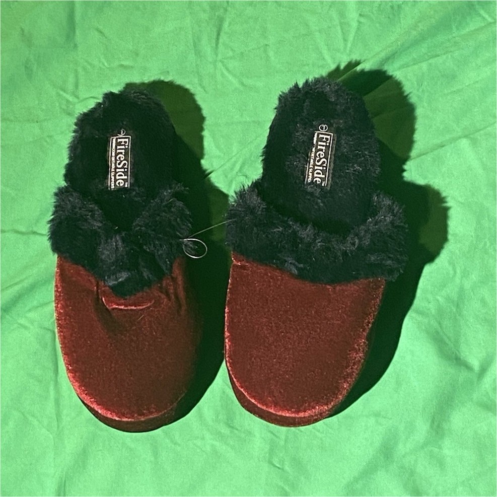 FireSide Women’s Size 6 Red/Black Mule Slip-On Slippers Faux Fur Lined