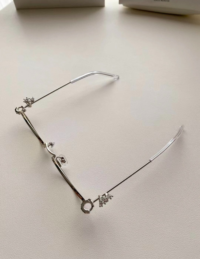 Gentle Monster Carat 02 Sunglasses Silver/Clear With Case New