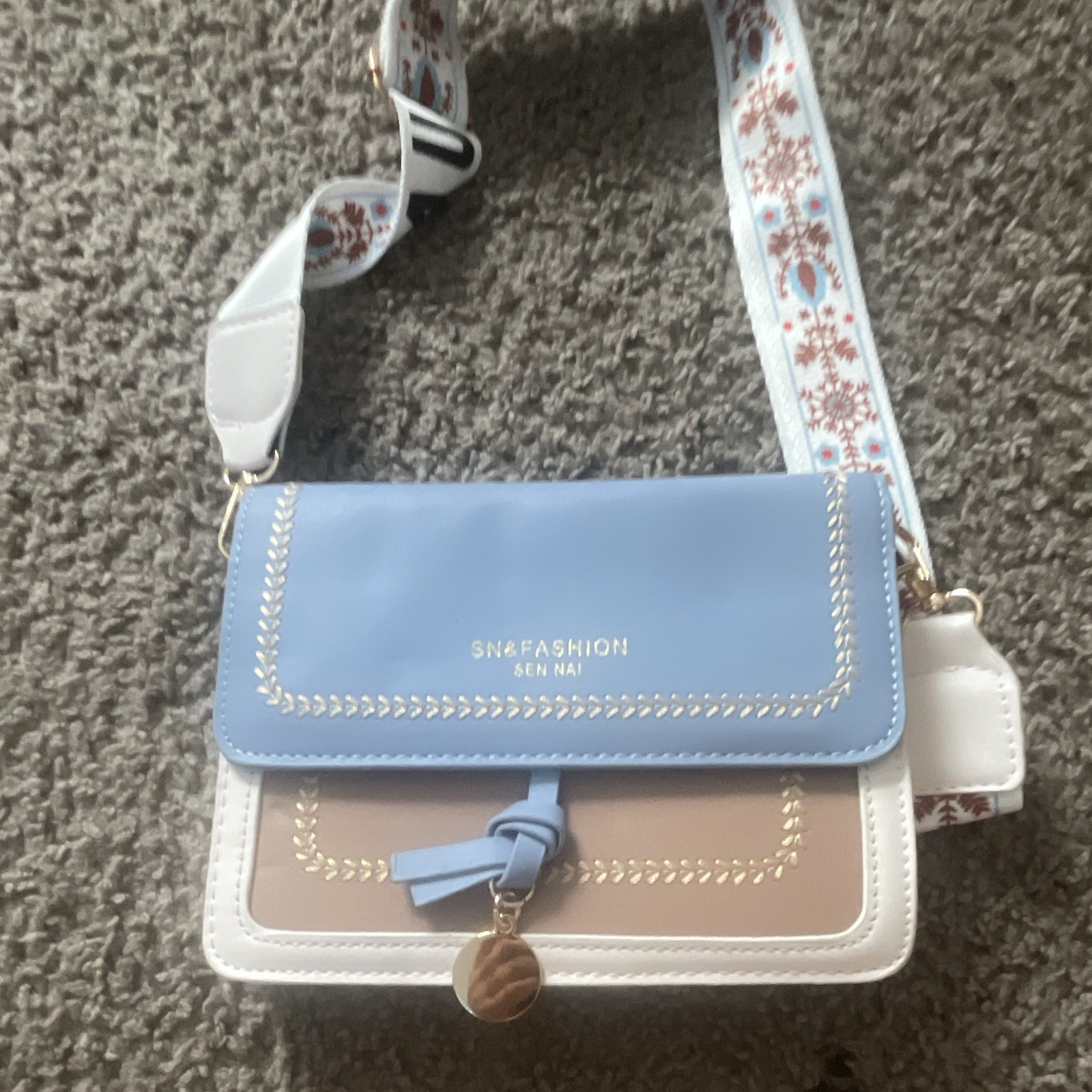 SNAFASHION Blue/White/Beige Colorblock Small Crossbody Bag Charm Magnetic