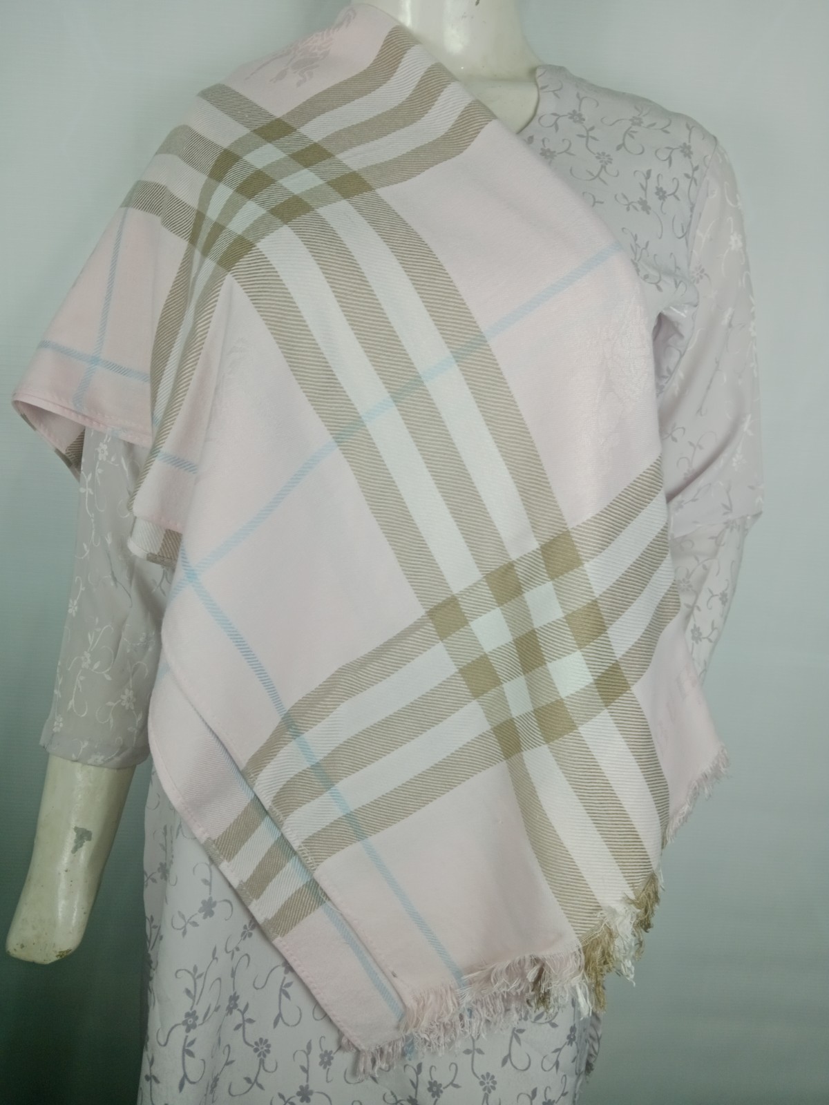 Authentic Burberry Scarf Shawl Stole Wrap 100% Cashmere Multicolor Used