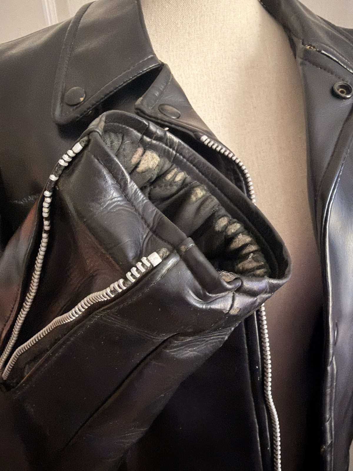 Harley-Davidson Men’s 44 2535 Vintage Leather Motorcycle Jacket Black