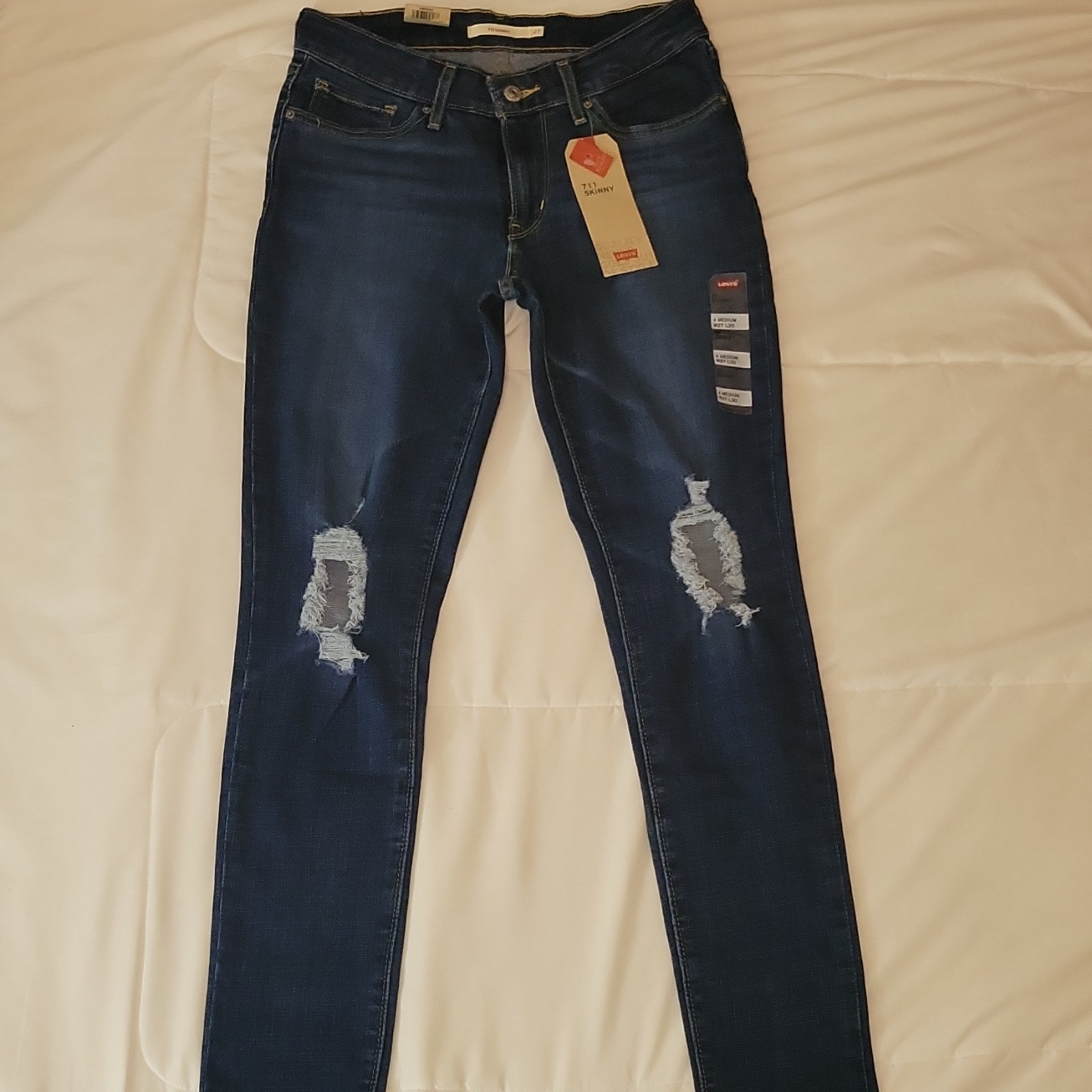 Levi’s Women’s Skinny Jeans Mid Rise Distressed Blue Medium Wash Slim Fit