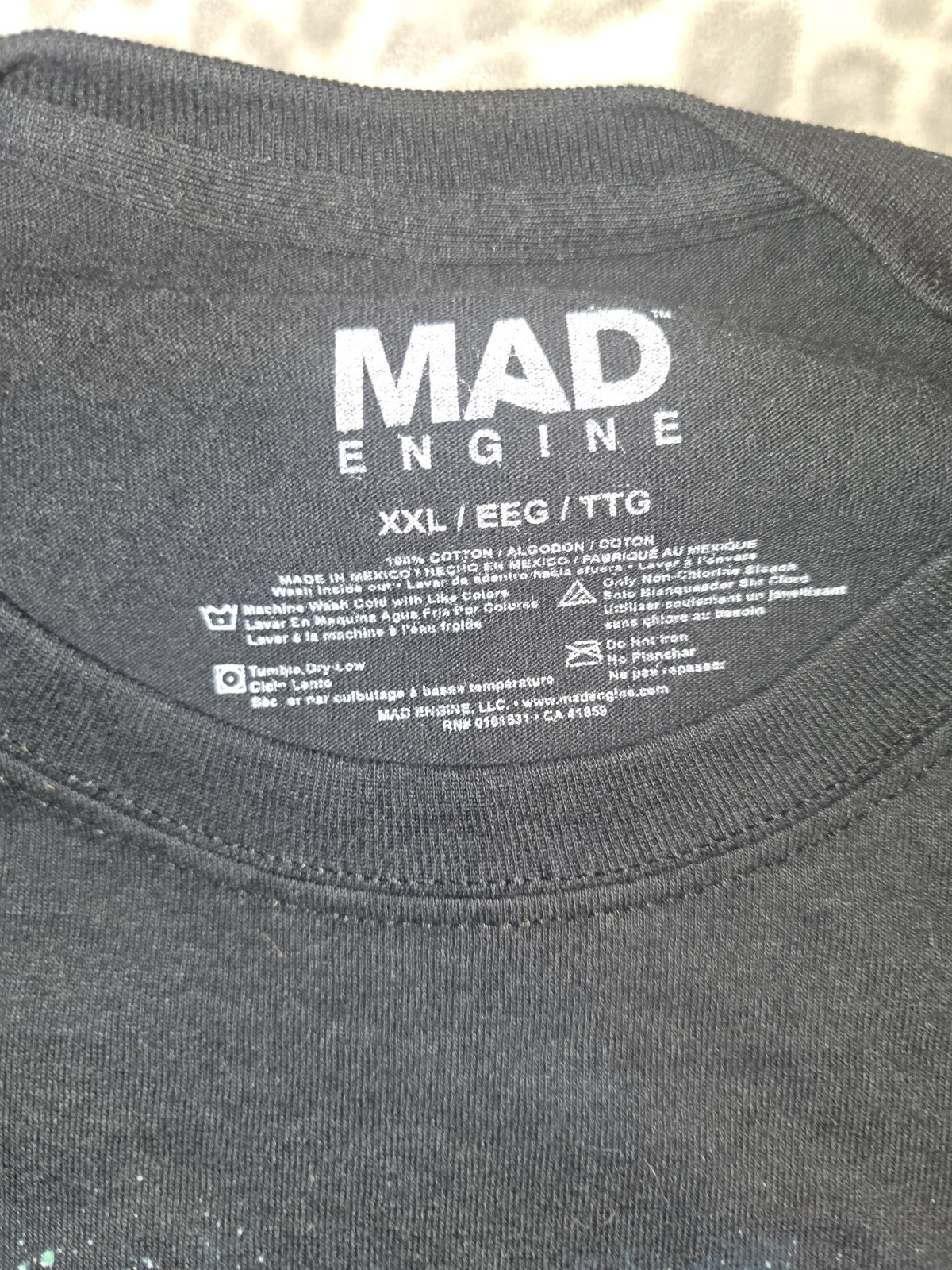 MAD Engine Men’s 2XL Black Cat Pizza Space Graphic Tee Short Sleeve Crew Neck