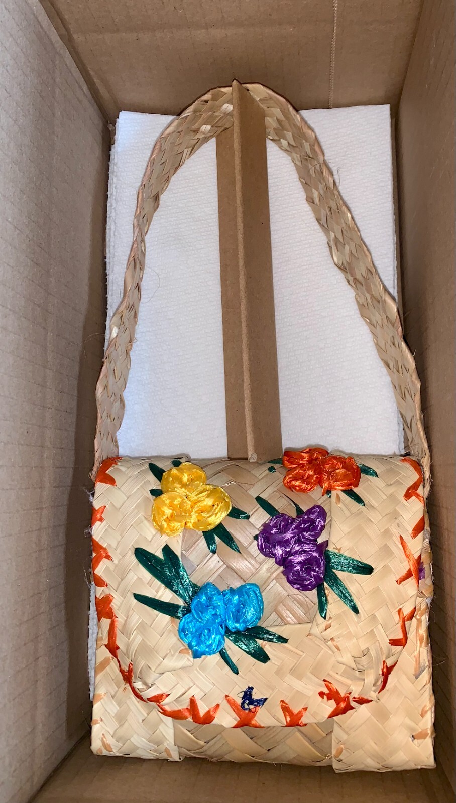 Handwoven Bahamas Straw Handbag Purse Rattan Floral Accents 5 – 1/4″ x 11 – 1/2″