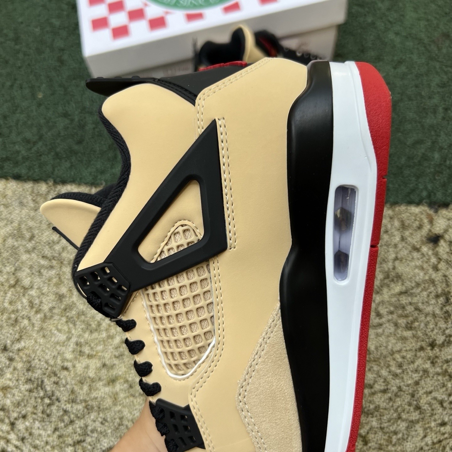AJ 4 Retro UNI BG Pizza Sesame IH2094-200 Men’s Shoe Sizes 4-13