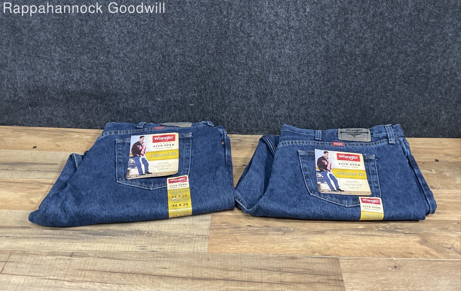 Wrangler Men’s Jeans Five Star Premium Denim Relaxed Fit Lot of 2 NWT 44×29