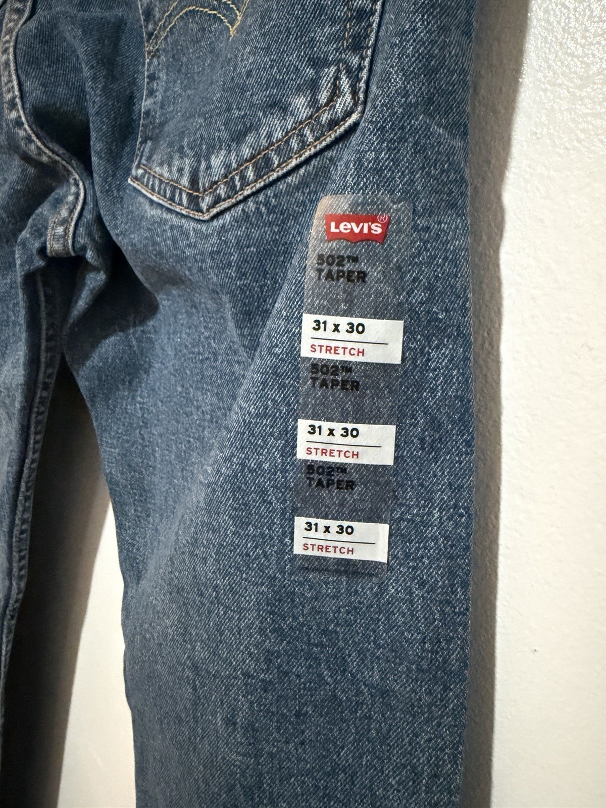 Levi’s Men’s Taper Blue Medium Wash Stretch Denim Jeans Low Rise 5-Pocket