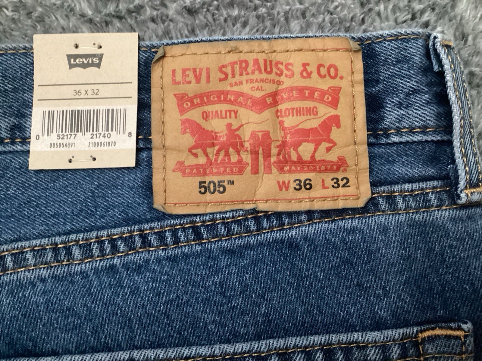 Men’s Levi’s 505 Straight Leg Cotton Regular Fit Size 36X32 Brand NEW