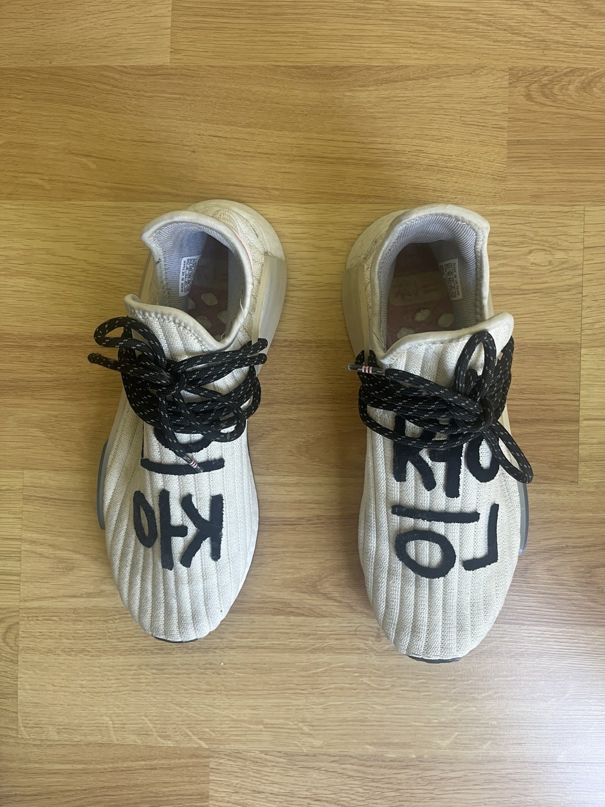 adidas Pharrell Williams NMD Hu Human Race White/Black/Pink Sneaker SHW 675001
