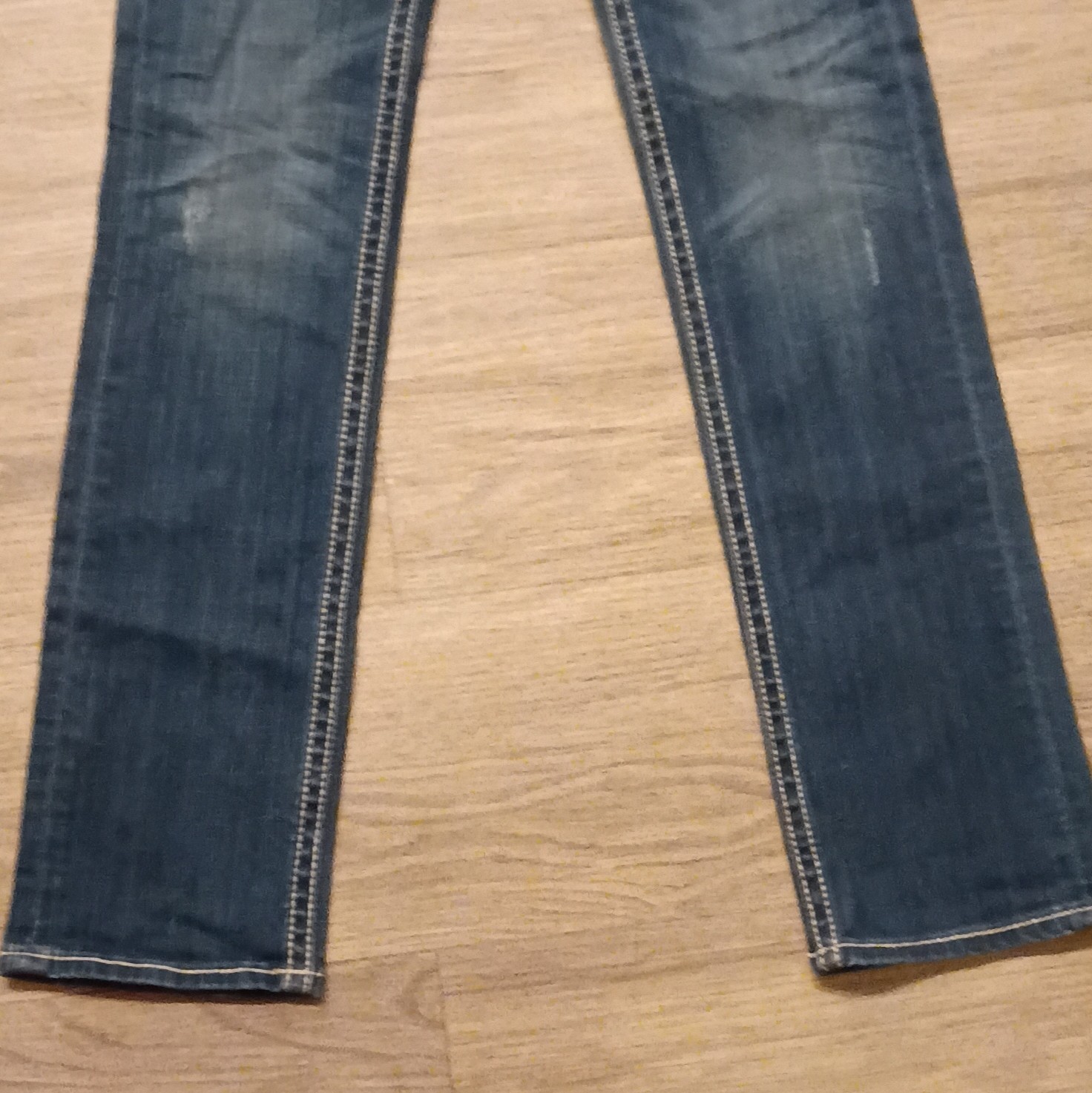 Rock Revival Women’s 26 Blue Medium Wash Bootcut Slim Denim Jeans Embroidered