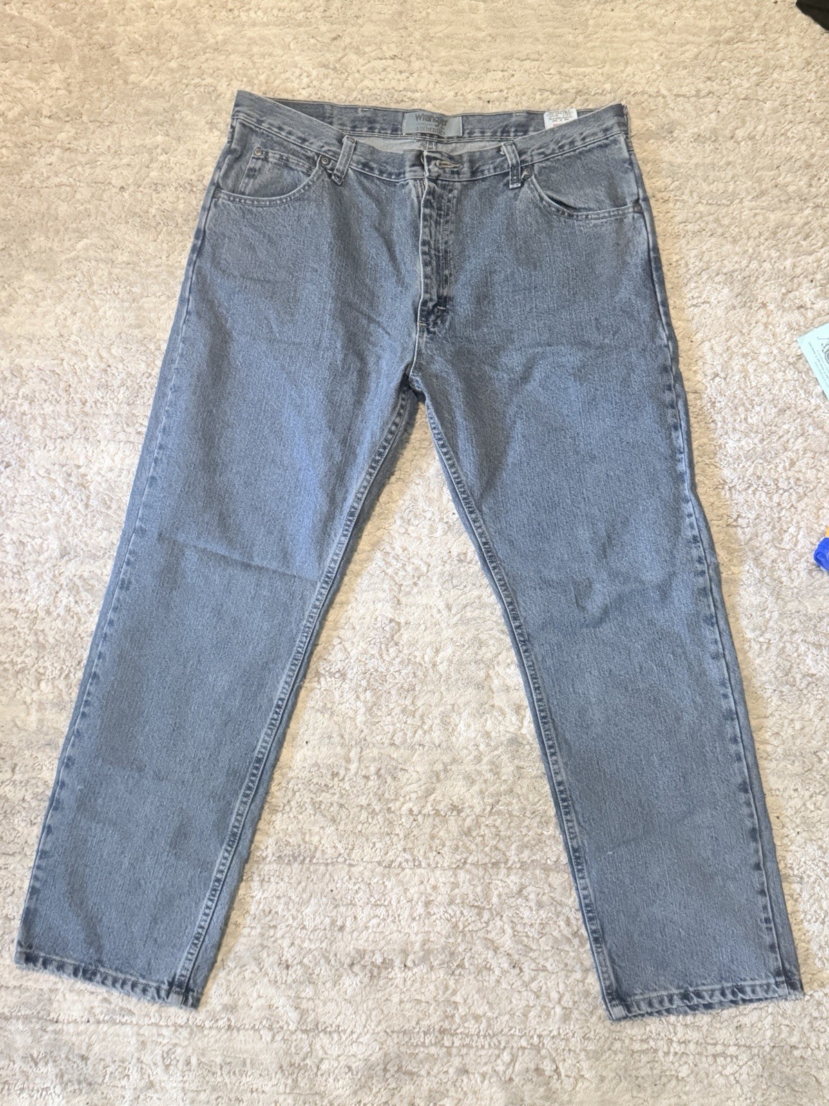 Wrangler Workwear Men’s Dark Wash Denim Straight Fit Jeans – NEVER WORN