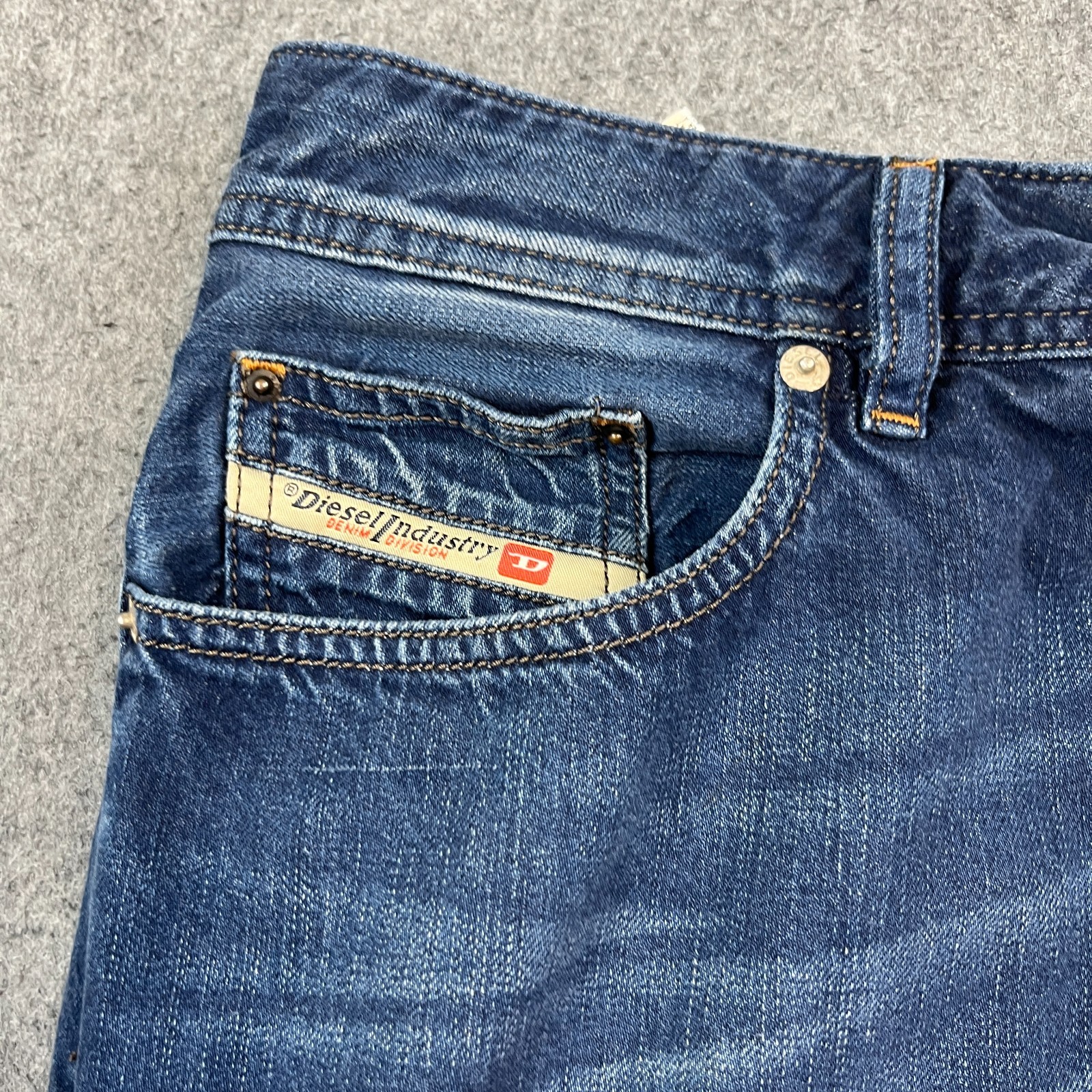 Diesel Larkee Mens Jeans Regular Straight 34 32 Dark Wash Blue 0818N