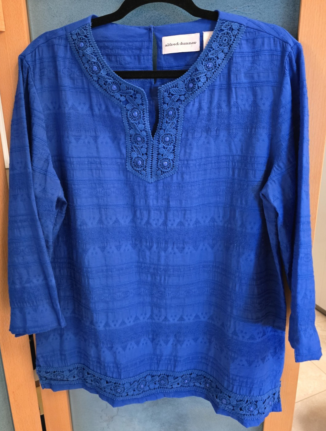 Alfred Dunner 14 Tunic Blouse Blue V Neck Beaded Embroidered 3/4 Sleeve