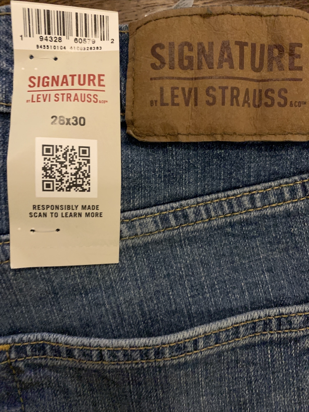 28×30 Signature by Levi Strauss & Co. Men’s Athletic Fit NWT.