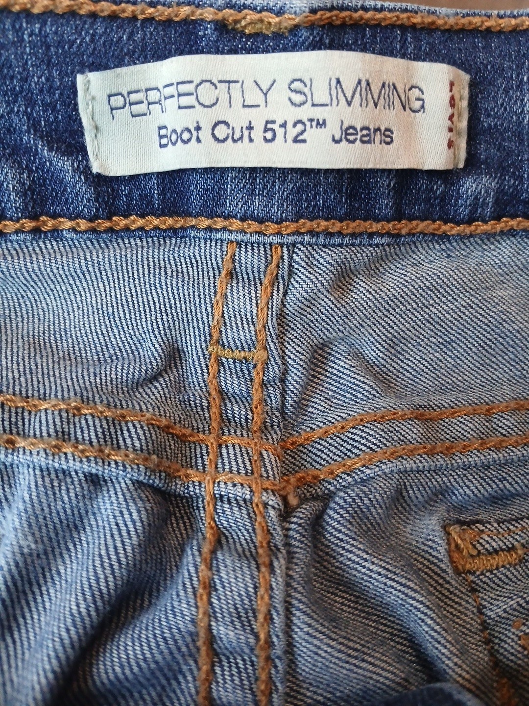 Levis 512 Perfectly Slimming Womens Jeans Size 8M (Waist 28) Bootcut Mid Rise