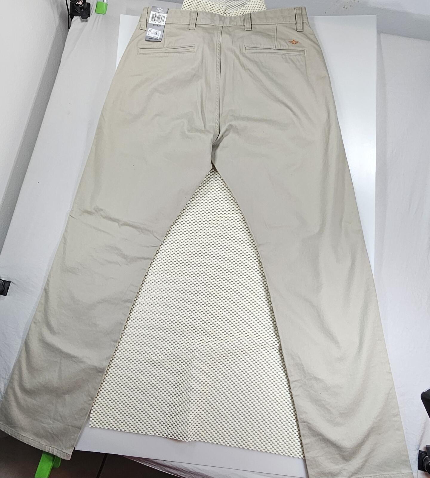 Dockers Alpha Khaki Athletic Fit Pants. Size 31 x 30