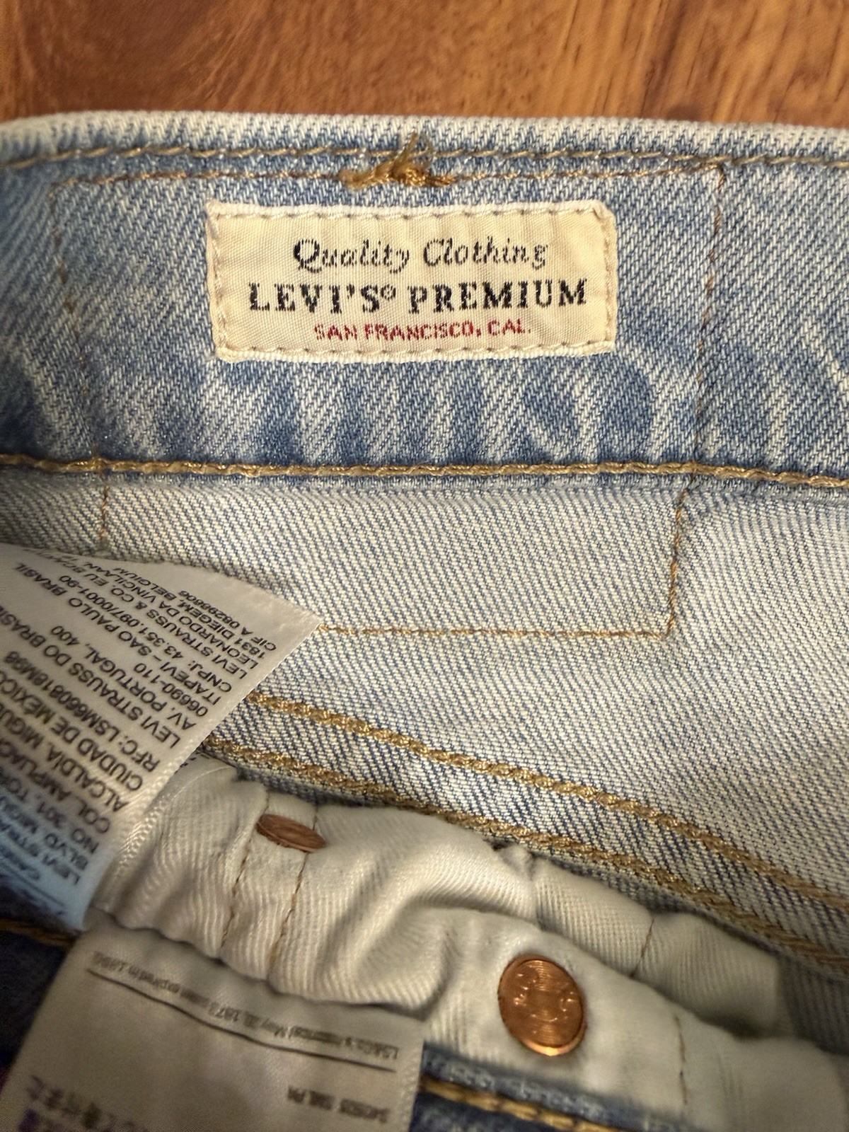 Levi’s Premium Men’s Light Wash Tapered Mid Rise Denim Big E zipper fly