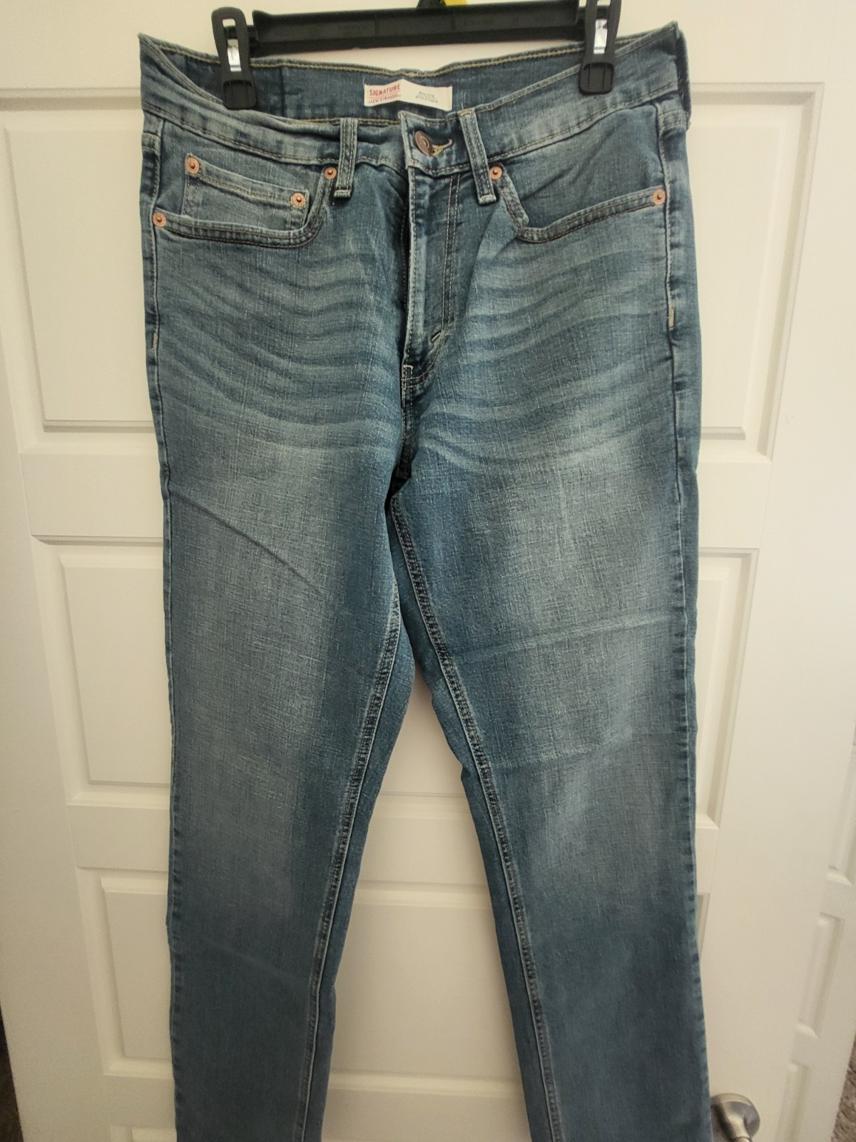 Signature by Levi Strauss & Co. Medium Wash Blue Denim Straight Jeans 5-Pocket