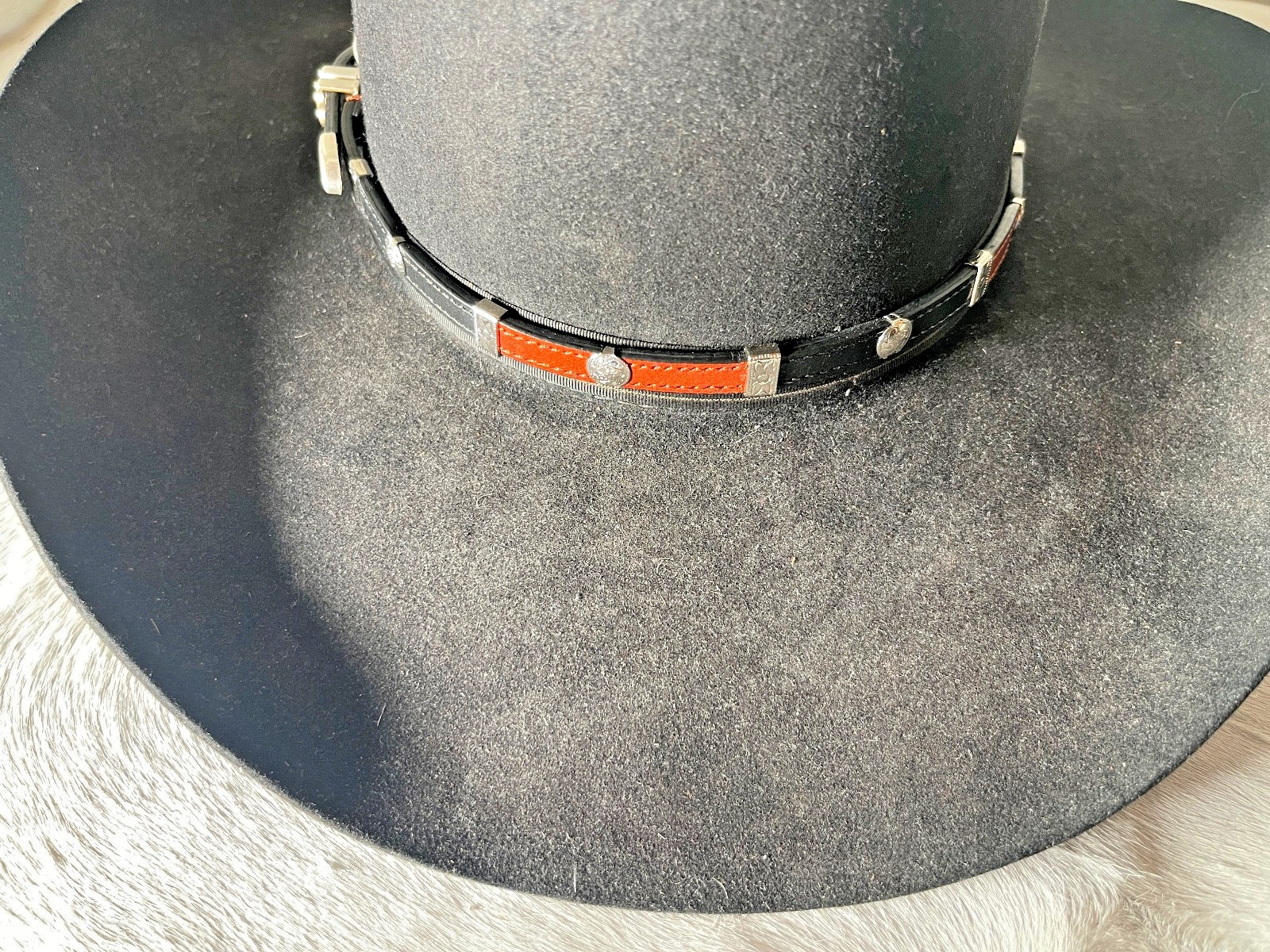 Western Unisex Hatband 27.5 x 3/8 in Leather Concho Belted Cowboy Rodeo Horse BB