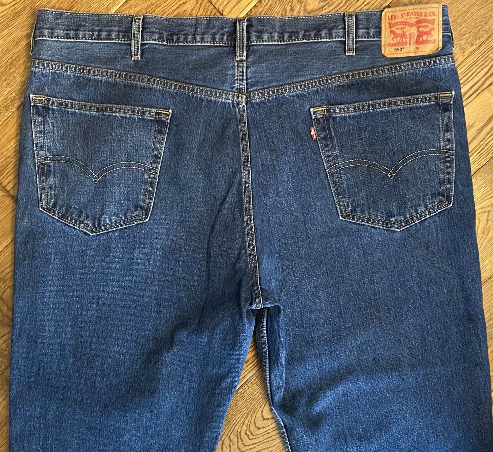 LEVI’S 550 Denim Jeans 46 x 29 Relaxed Fit Zip Fly Medium to Dark Wash Mens