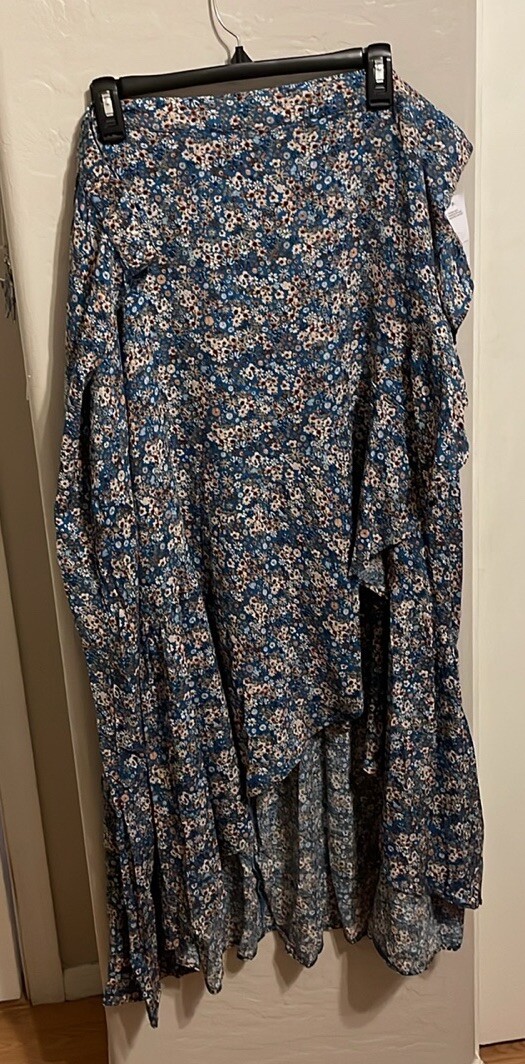 Ladies High Low Floral Skirt 50” Waist 30” Length Front 50” Back 3X Orig $48