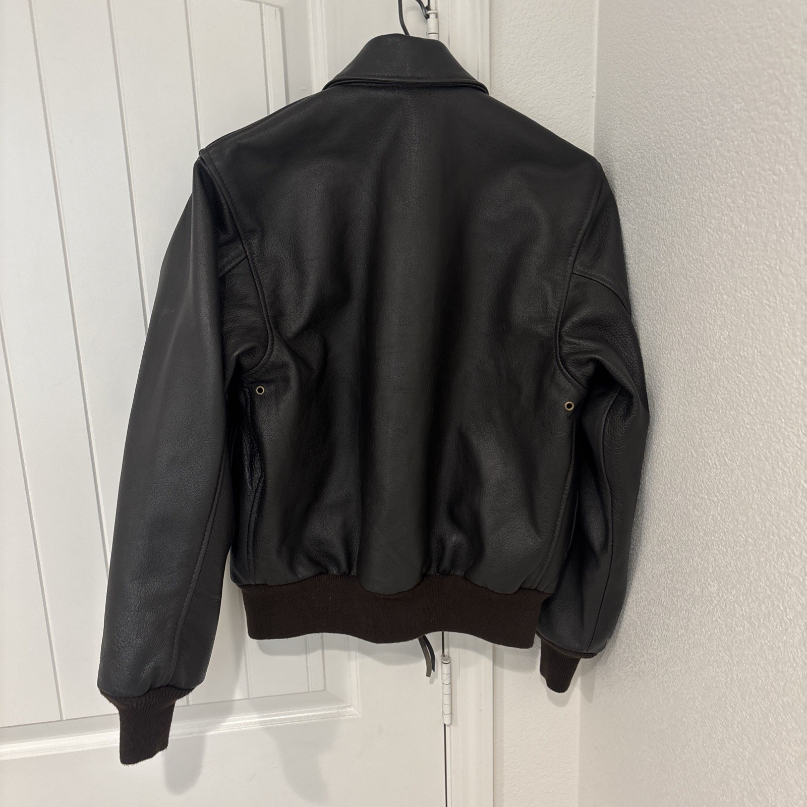 US Wings A-2 Flight Jacket Genuine Leather Bomber Made in USA Mens Small 30-1415