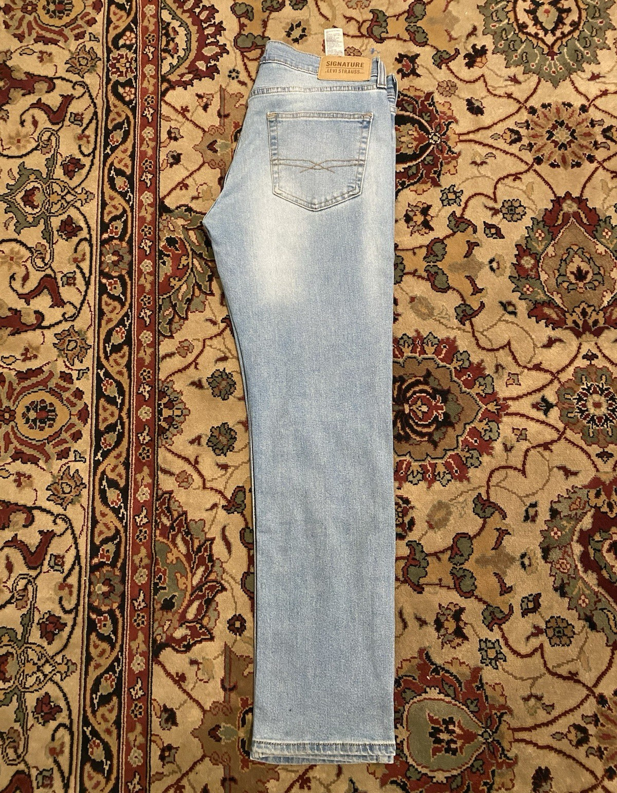 Signature by Levi Strauss & Co. Men’s Light Wash Slim Straight Denim Jeans