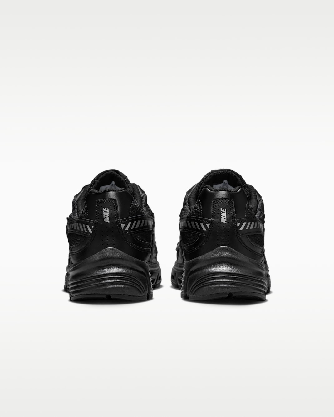 Nike Initiator Men’s Shoes IB4595-001 Black/Dark Smoke Grey/Metallic Silver