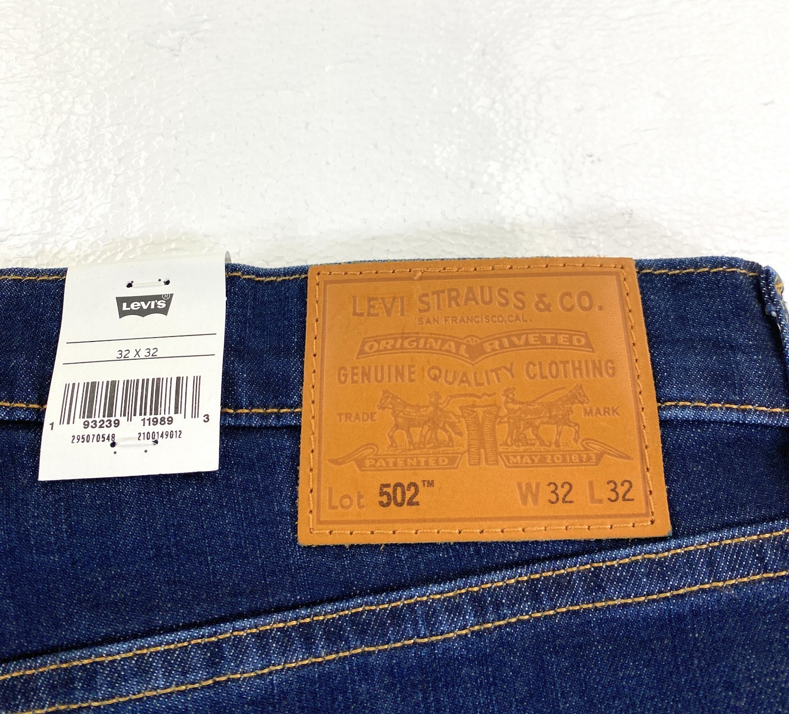 NWT Levi’s Premium Men’s 502 Regular Taper Flex Denim Blue Jeans 32×32