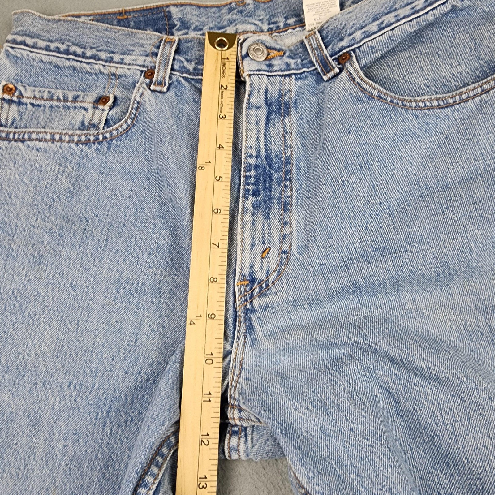 Vintage Levi’s 550 Relaxed Taper Jeans Mens 34×30 (32×29) Light Blue Denim USA
