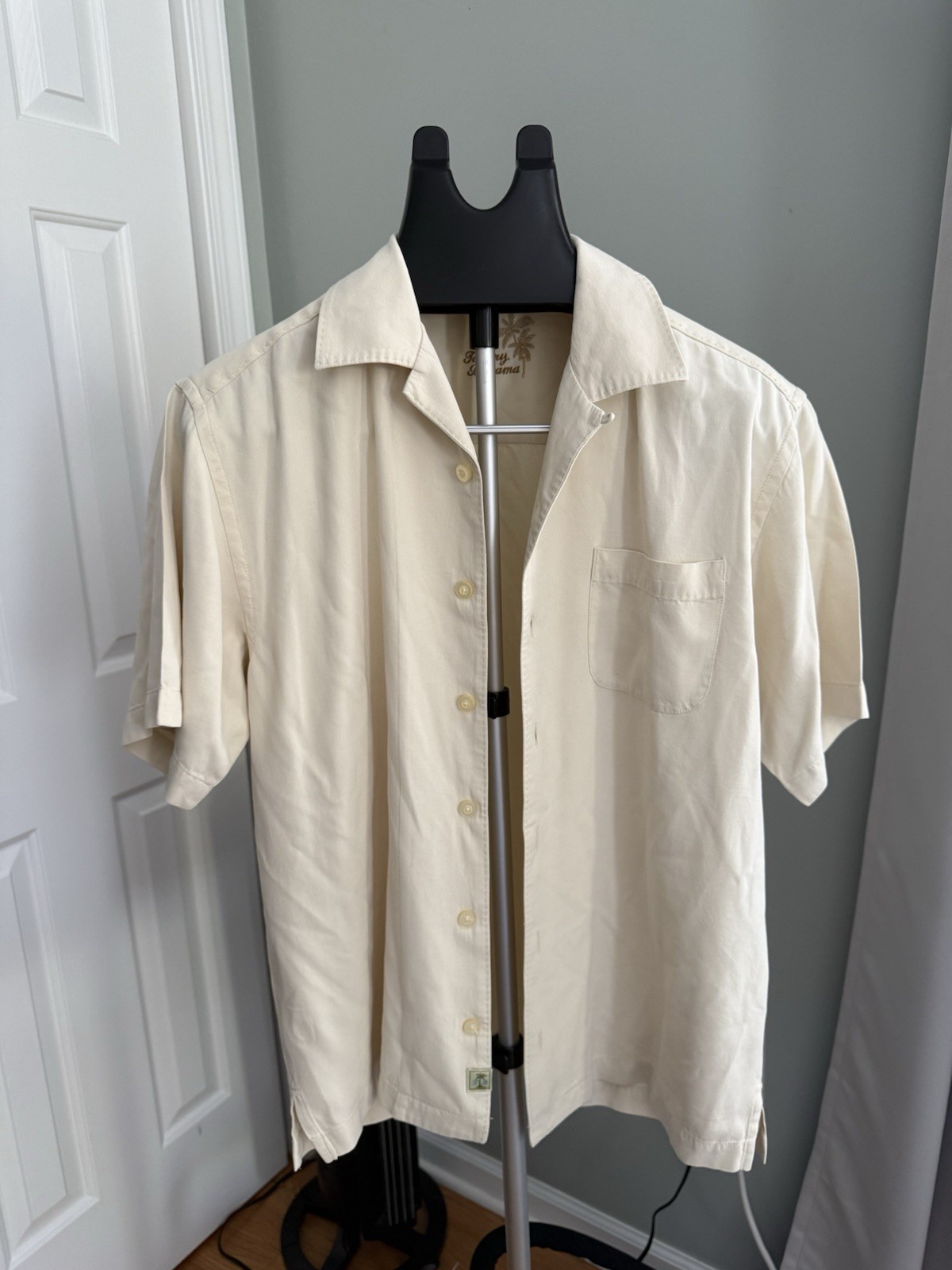 Tommy Bahama 100% Silk Camp Shirt Mens Small Ivory Cream Button Front Resort