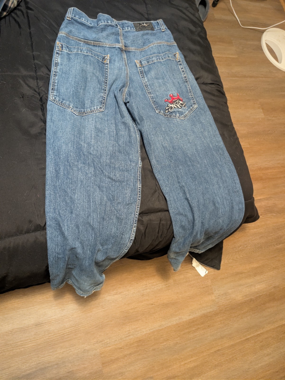 JNCO Men’s Blue Wide-Leg Denim Jeans Relaxed Fit Medium Wash Embroidered
