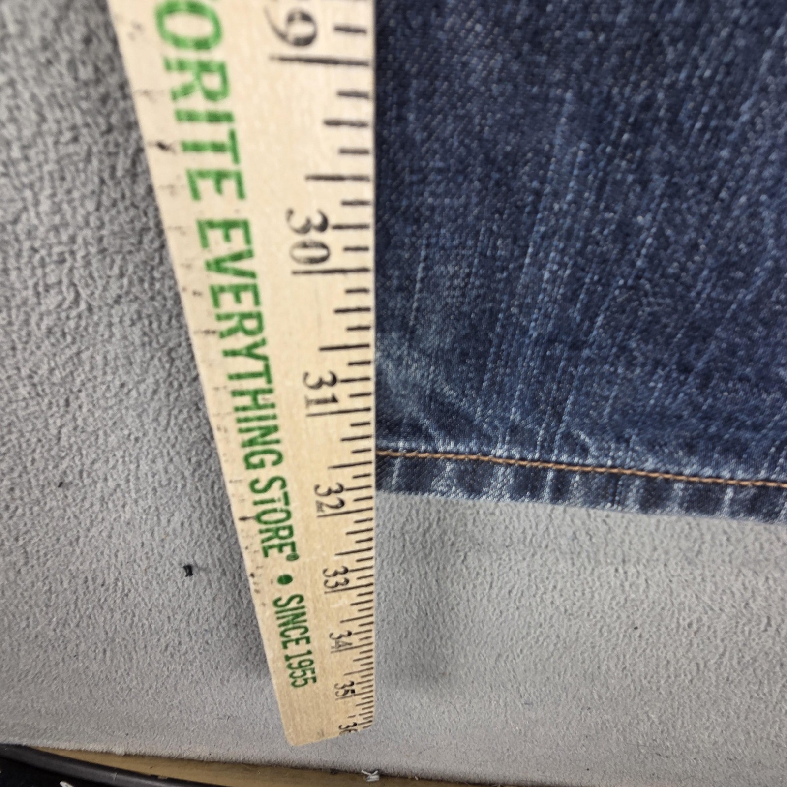 Diesel Jeans Mens 31×32 Blue Larkee Relaxed Straight Button Fly Denim 0088Z