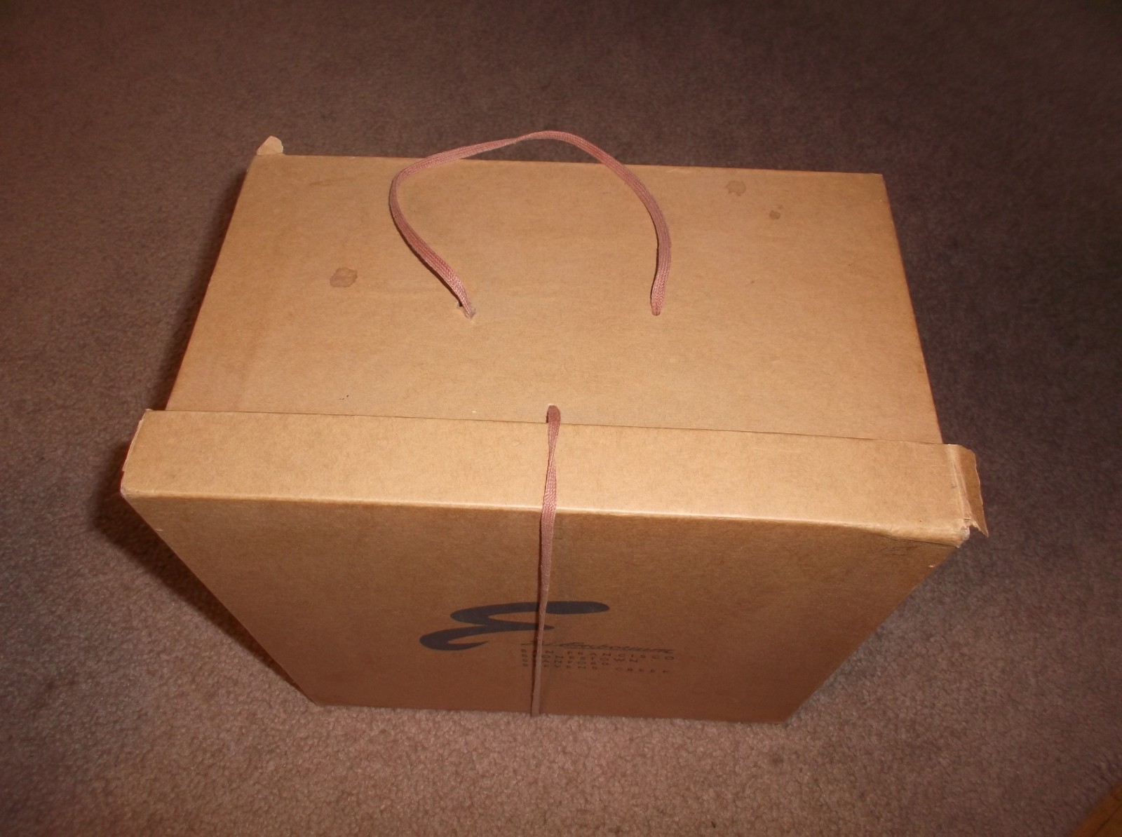 VINTAGE The Emporium Hat Box 11 1/4″ x 11 1/4″ x 7 1/4″