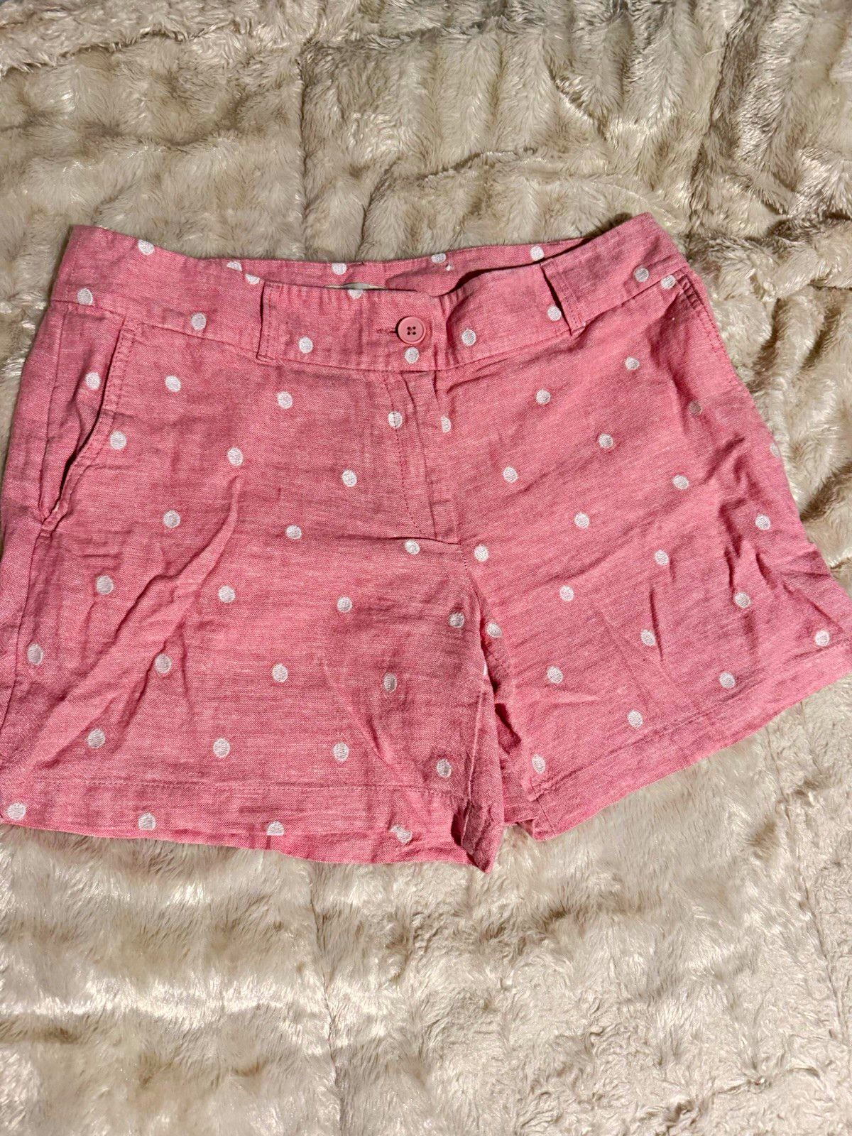 LOFT Women’s Pink/White Polka Dot Chino Shorts Mid Rise size 6 and Inseam 6”