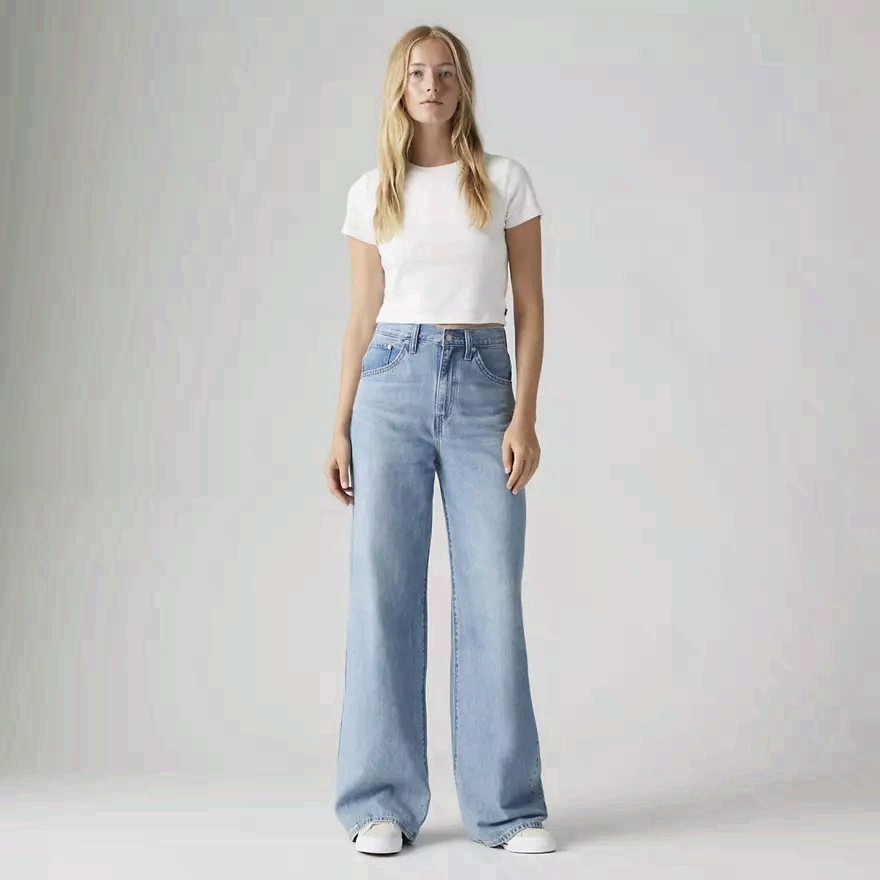 Levi’s Cinch Baggy Lightweight Women’s Jeans – Inseam 31