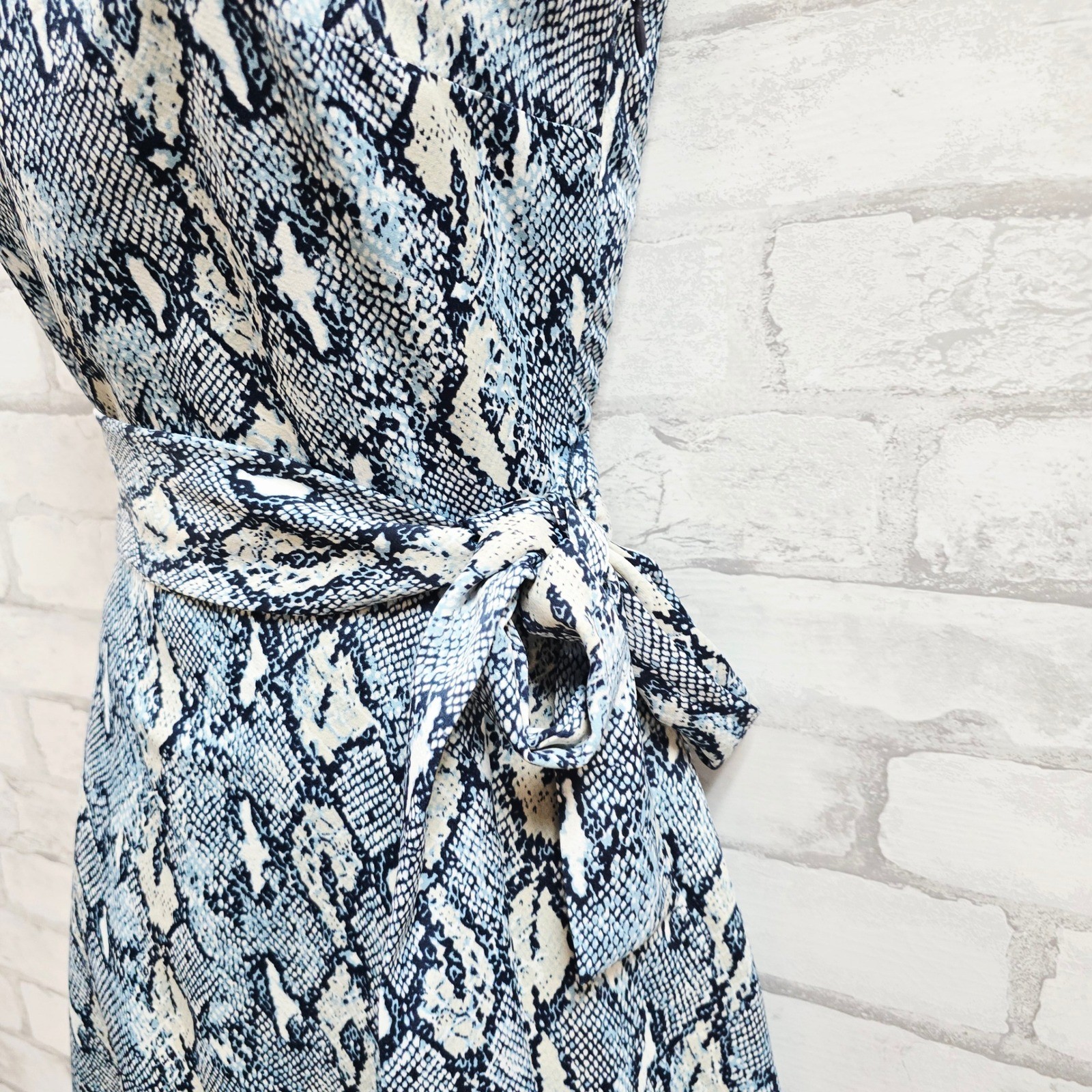 NWT Banana Republic Blue Snakeskin Handkerchief Hem Midi Dress Size 2