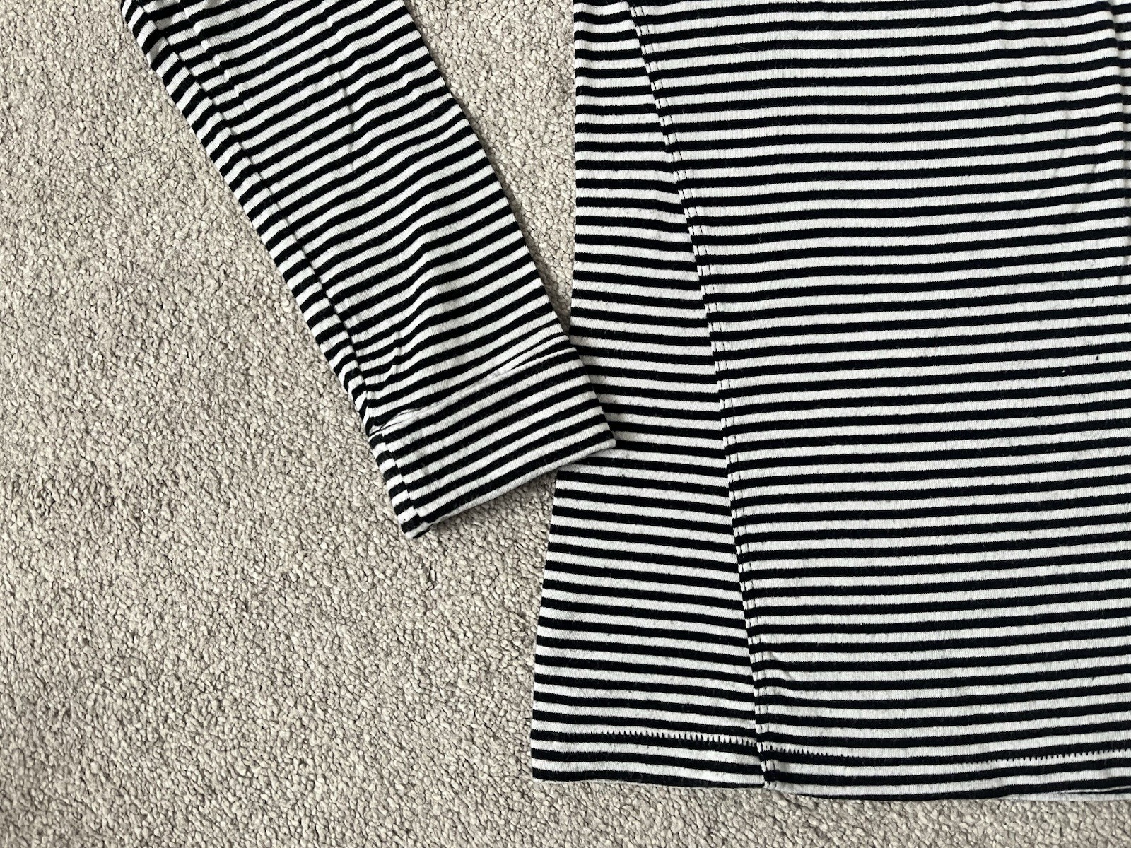 GAP Ladies Long Sleeve Striped Black White Scoop Neck Stretchy Top T-Shirt S