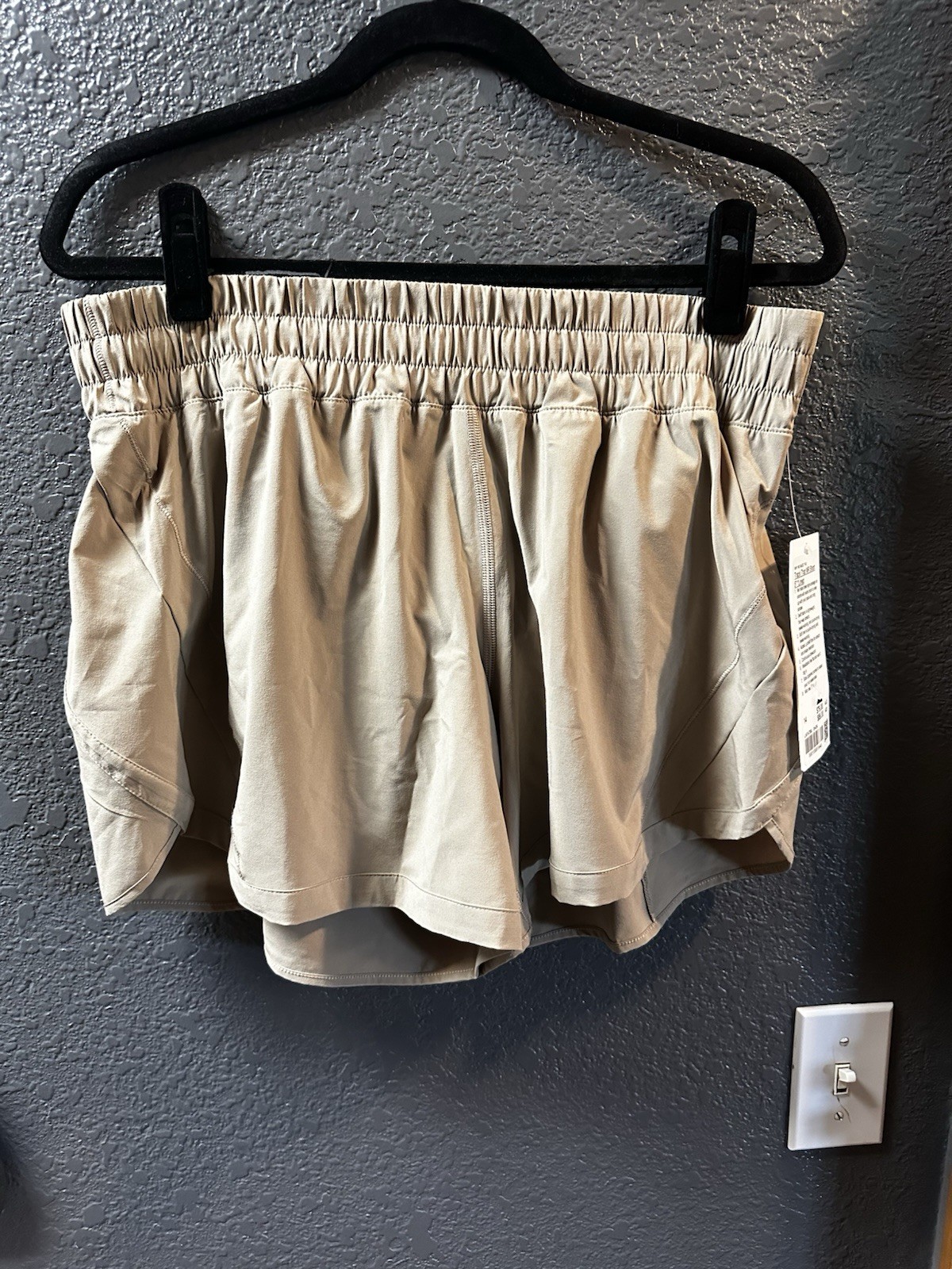 Lululemon Track That MR 5″ Lined Running Short Beige Quick Dry Drawstring 14