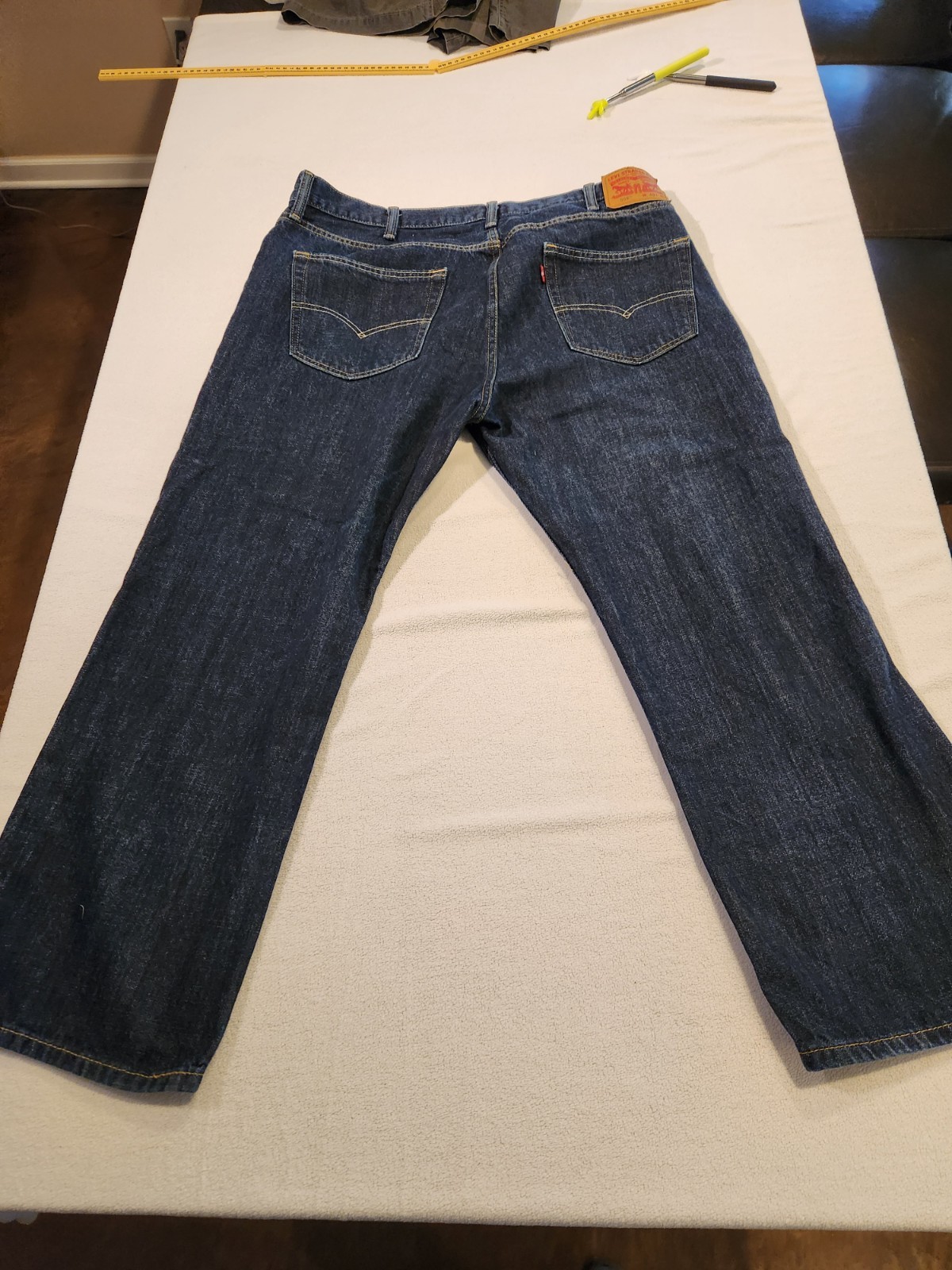 Levi’s Mens Jean 559 Dark Wash Relaxed Staright Leg 40×30 inseam altered 27.5in