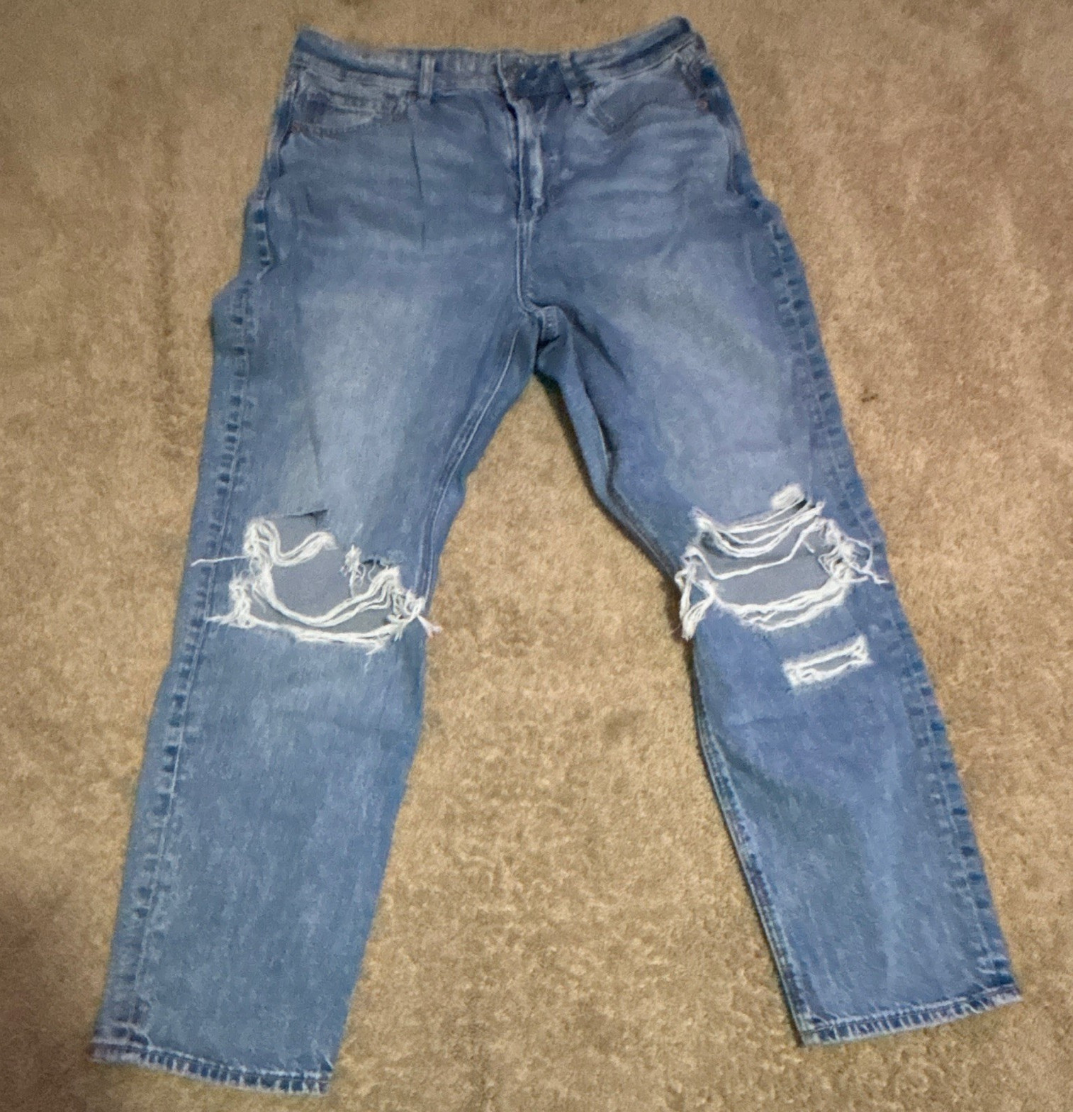 Women’s Light Wash Mid Rise Straight Leg Distressed 5-Pocket Blue Denim Jeans 29