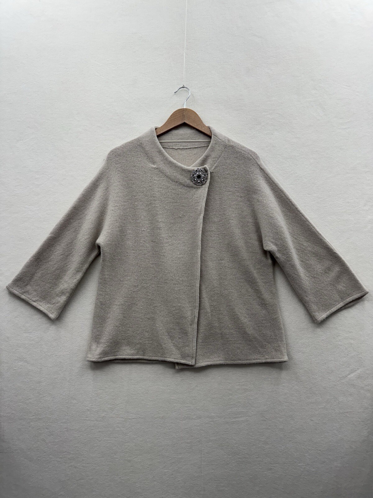 JM Collection Women’s Medium Cardigan Brooch Closure 100% Wool 3/4 Sleeve