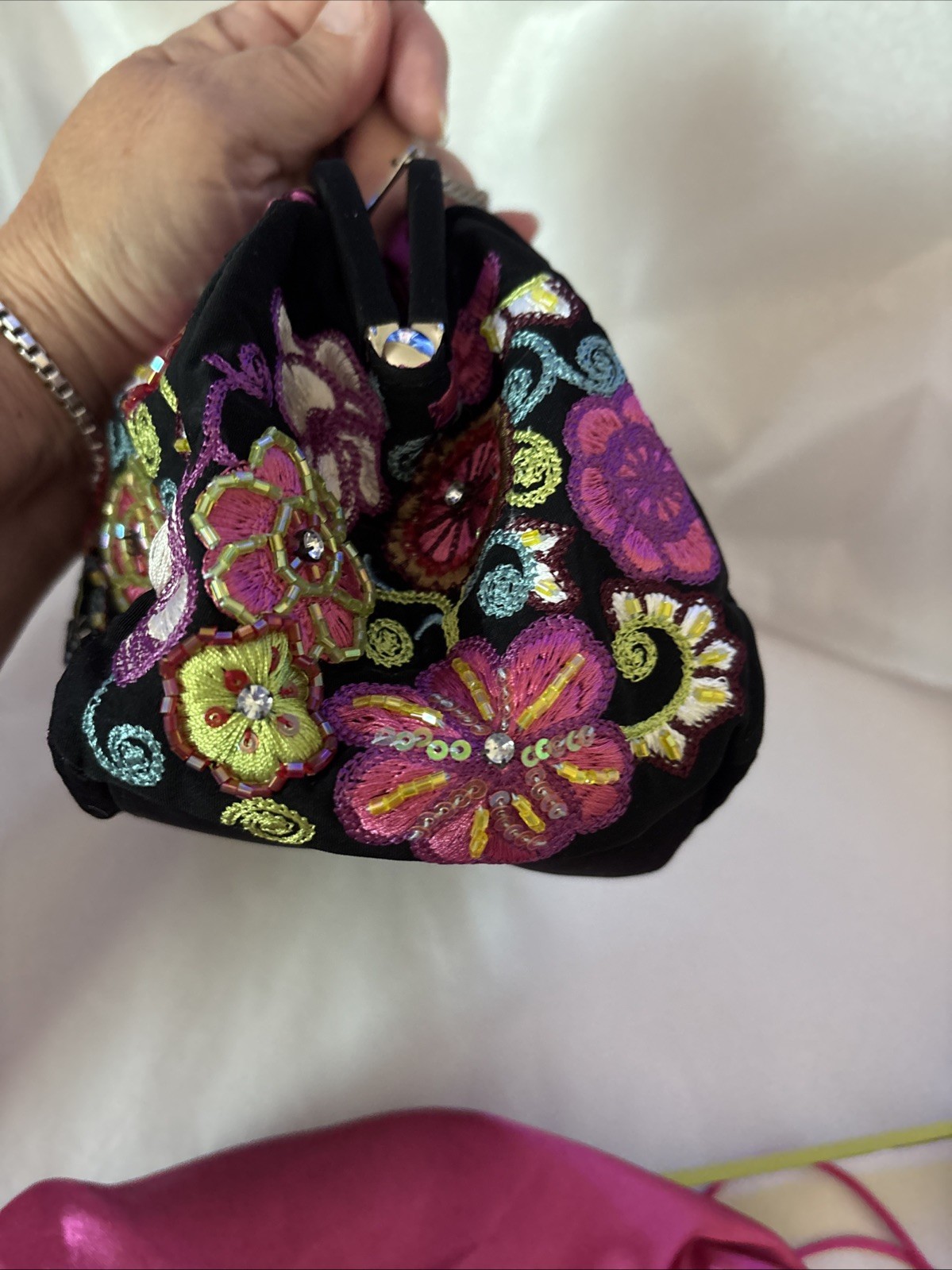 Vera Bradley 25th anniversary vintage embroidered Beaded Kisslock purse Bag