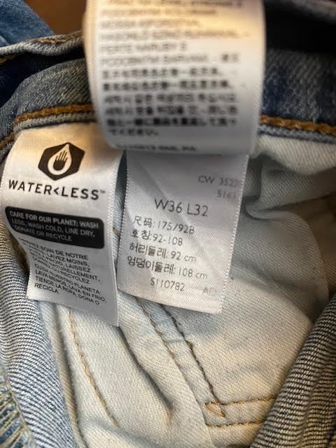Levi’s 505 Regular Fit Jeans mens Size 36 x 32 – Blue