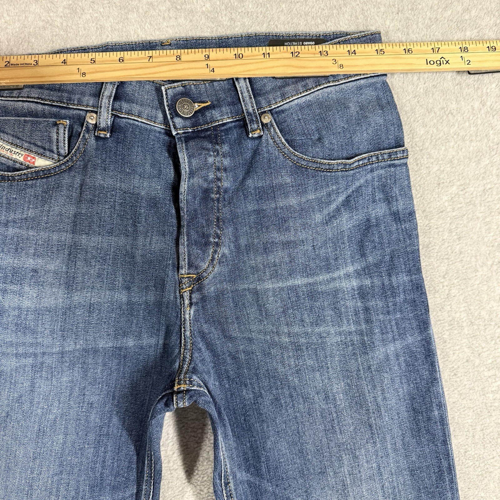 Diesel D-Fining Jeans Men 29×30 Blue Regular Tapered Stretch Medium Wash 09A80