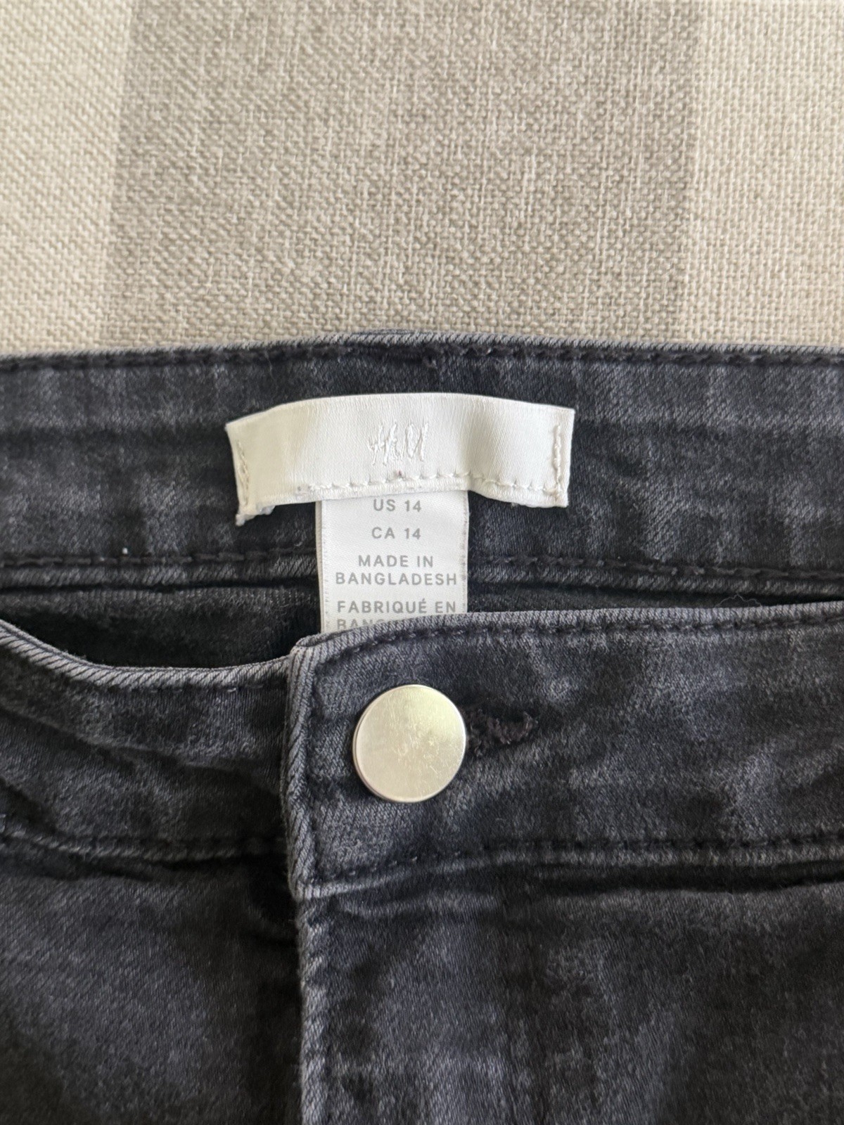H&M Women’s Washed Black Denim Shorts Size 14 High Waisted 5-Pocket Cuffed Hem