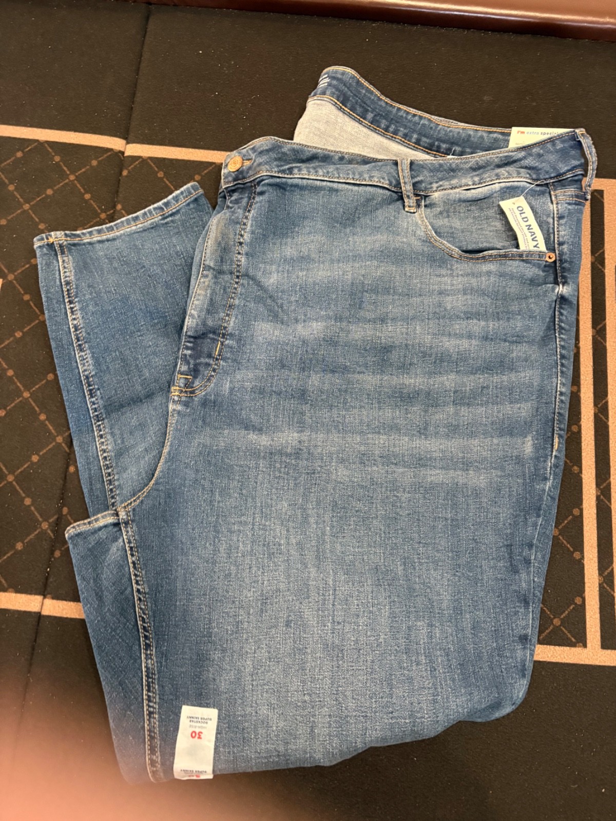 Old Navy Womens Rock Star Super Skinny Distress Jeans SZ 30..50″ Waist NEW READ