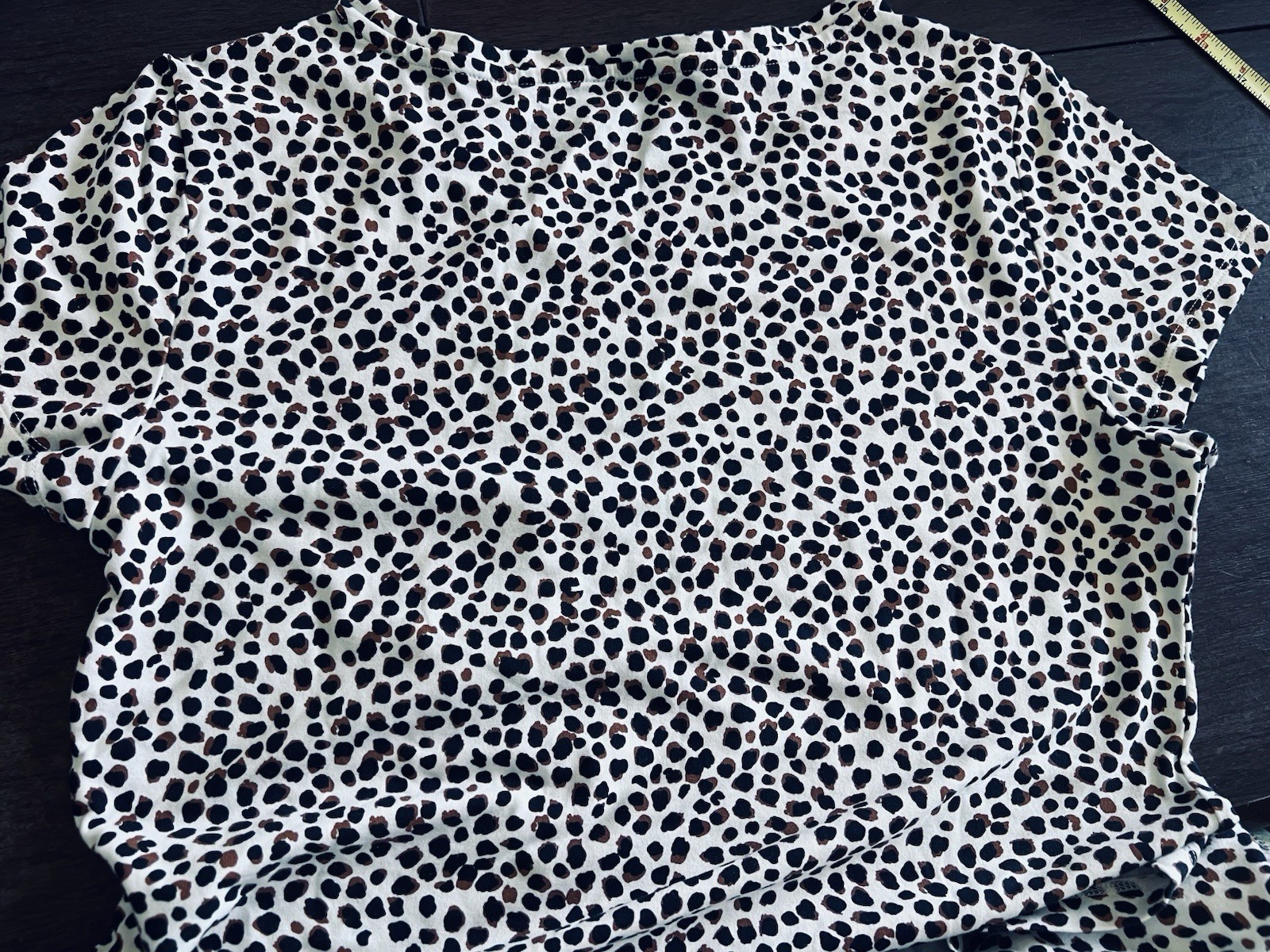 *NEW WITH TAGS* Old Navy Black & Brown leopard Print slim fit T shirt size L